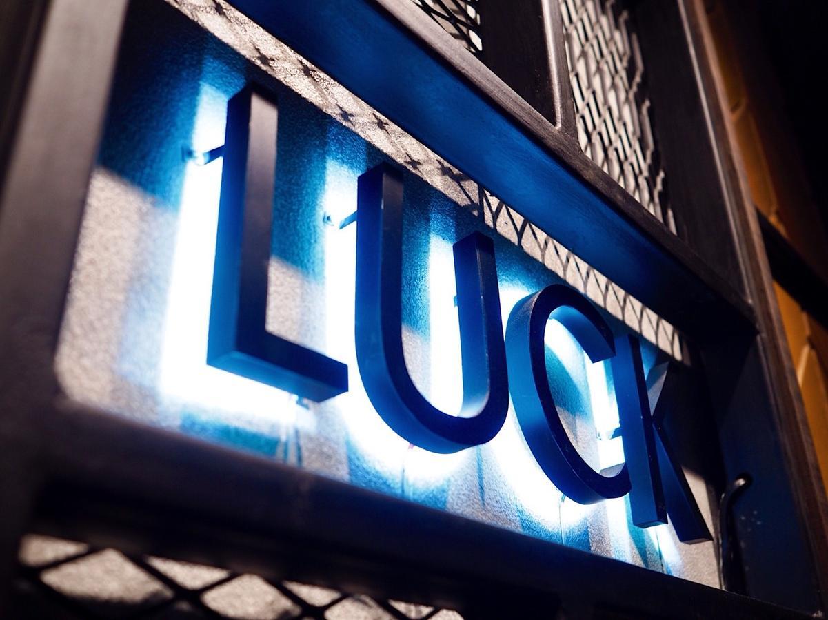 Отель Luck Esan Loft Убонратчатхани Экстерьер фото
