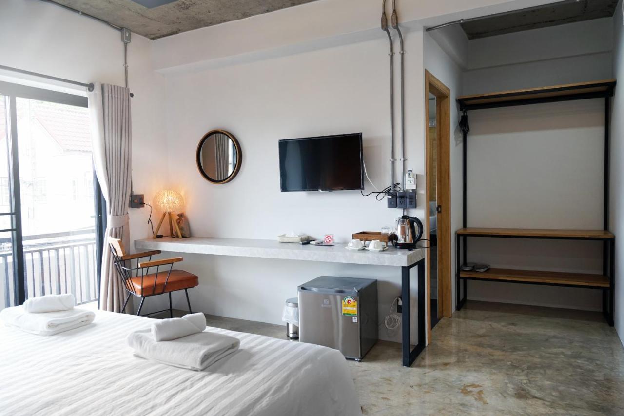 Отель Luck Esan Loft Убонратчатхани Экстерьер фото