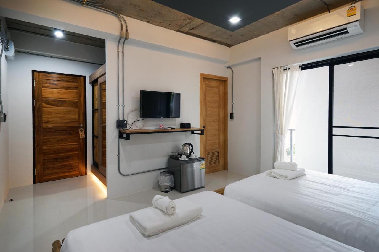 Отель Luck Esan Loft Убонратчатхани Экстерьер фото