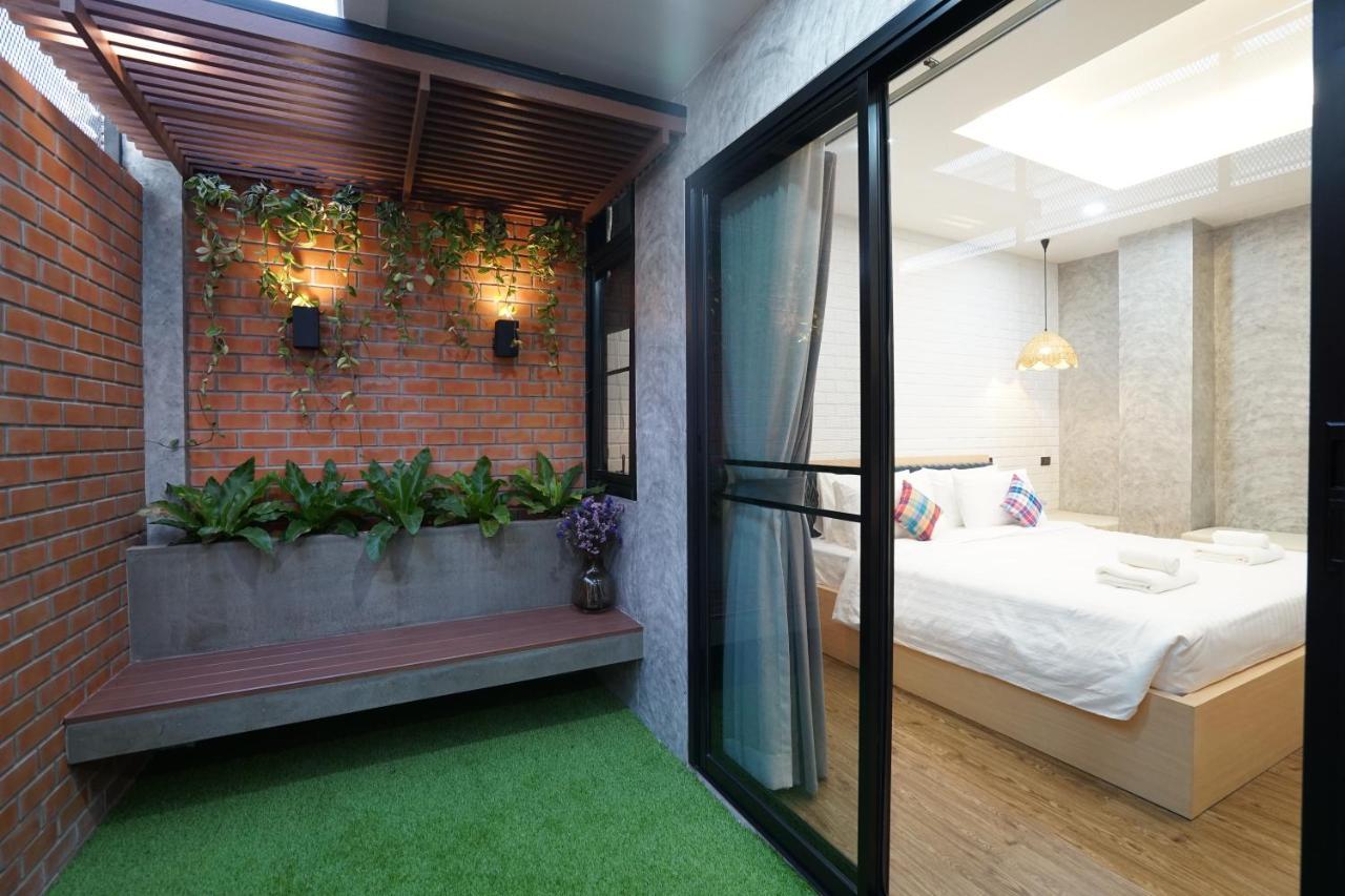 Отель Luck Esan Loft Убонратчатхани Экстерьер фото