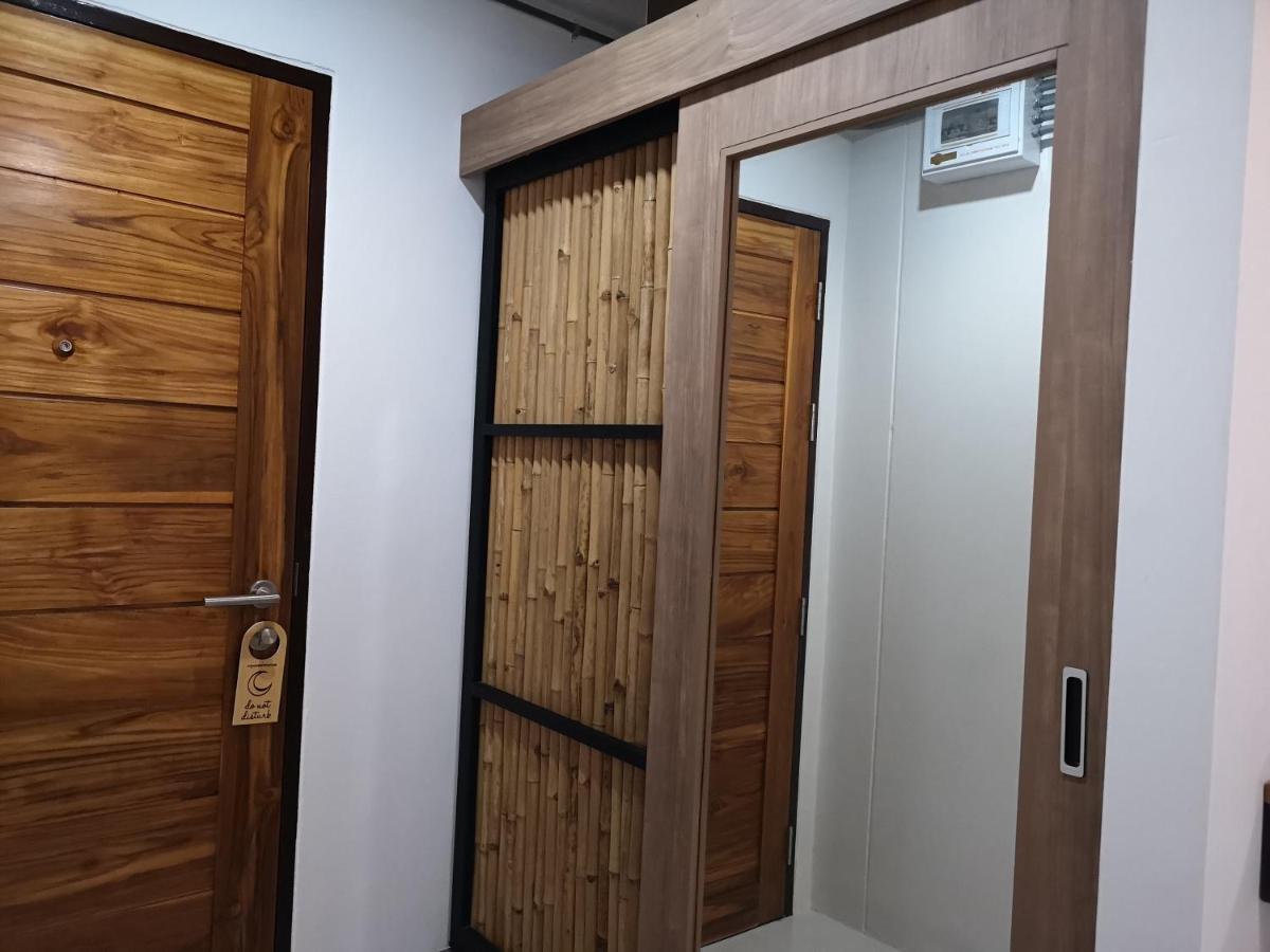 Отель Luck Esan Loft Убонратчатхани Экстерьер фото